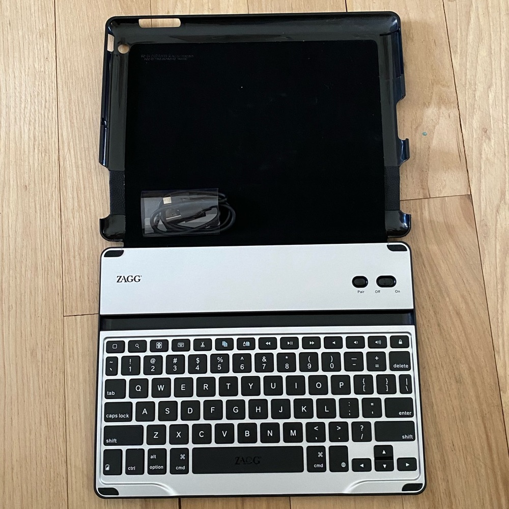 iPad Key Board - Picture 3 of 5